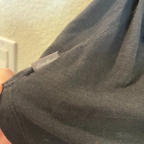 Eddie Bauer Black V-Neck T-Shirt - Picture 6 of 7